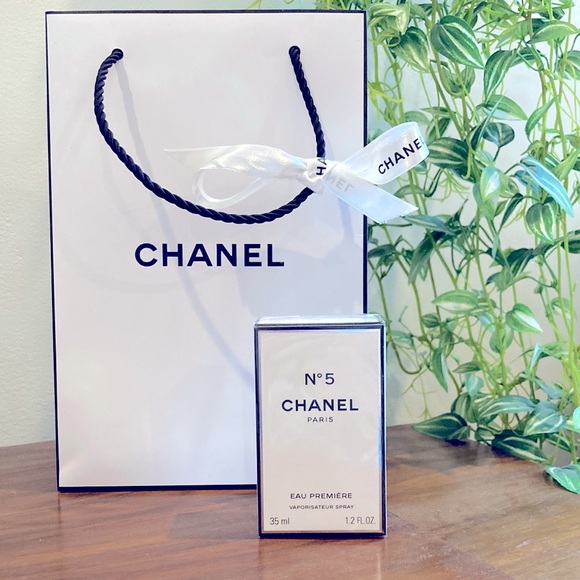 CHANEL Other - Chanel No. 5 *includes bag!